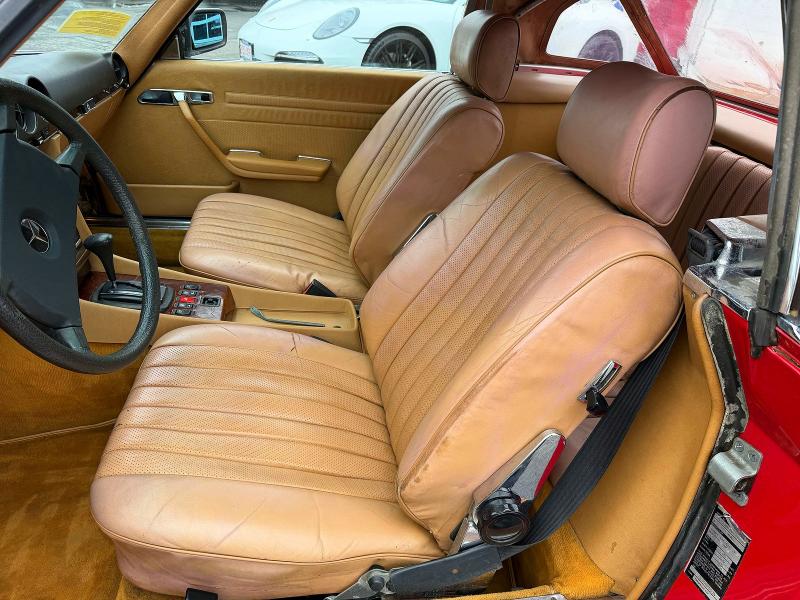 1984 Mercedes-benz 500sl მანქანა იყიდება აუქციონზე, vin: WDB1070461A005374, აუქციონის ნომერი: 54527636