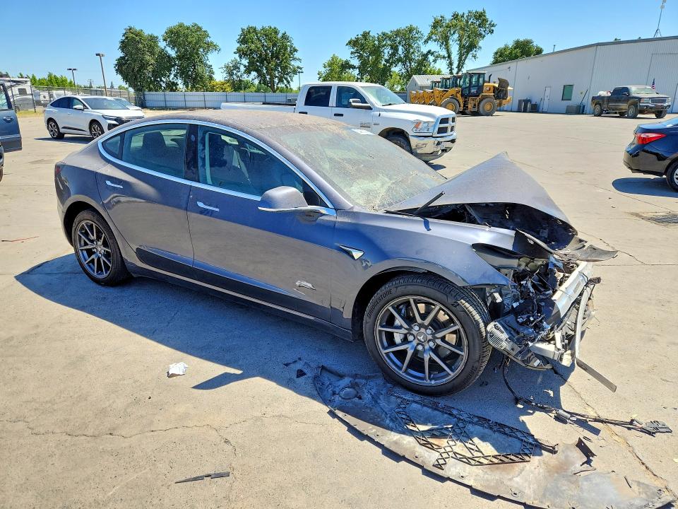 Продажа на аукционе авто 2018 Tesla Model 3, vin: 5YJ3E1EA6JF123679, номер лота: 54887566