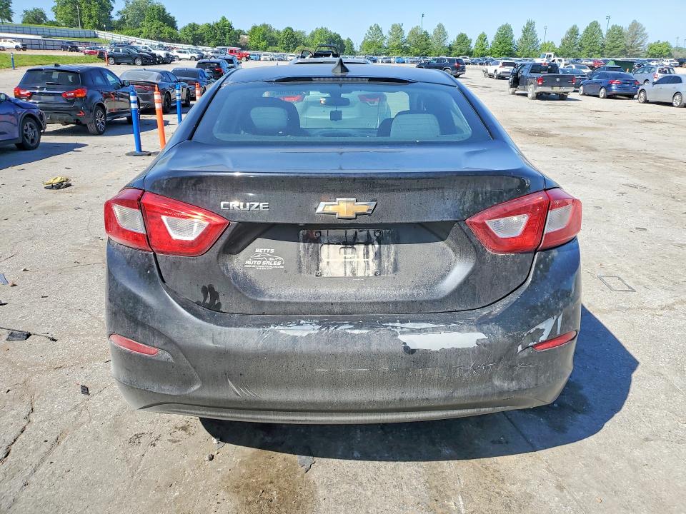 53549506 :رقم المزاد ، 1G1BC5SMXJ7233544 vin ، 2018 Chevrolet Cruze مزاد بيع
