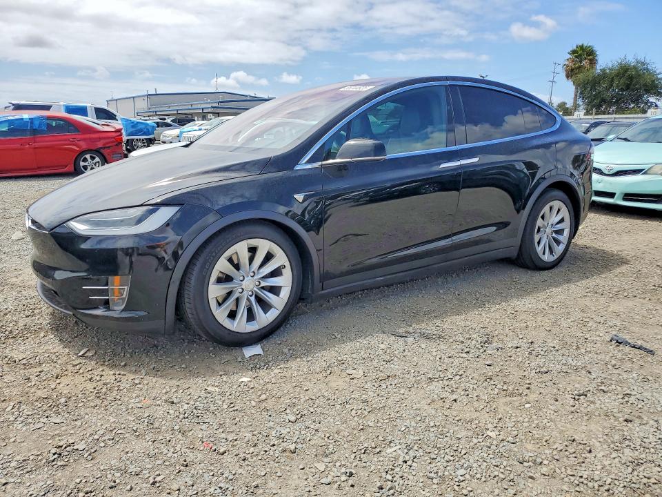 Продажа на аукционе авто 2018 Tesla Model X, vin: 5YJXCAE26JF119891, номер лота: 55044826