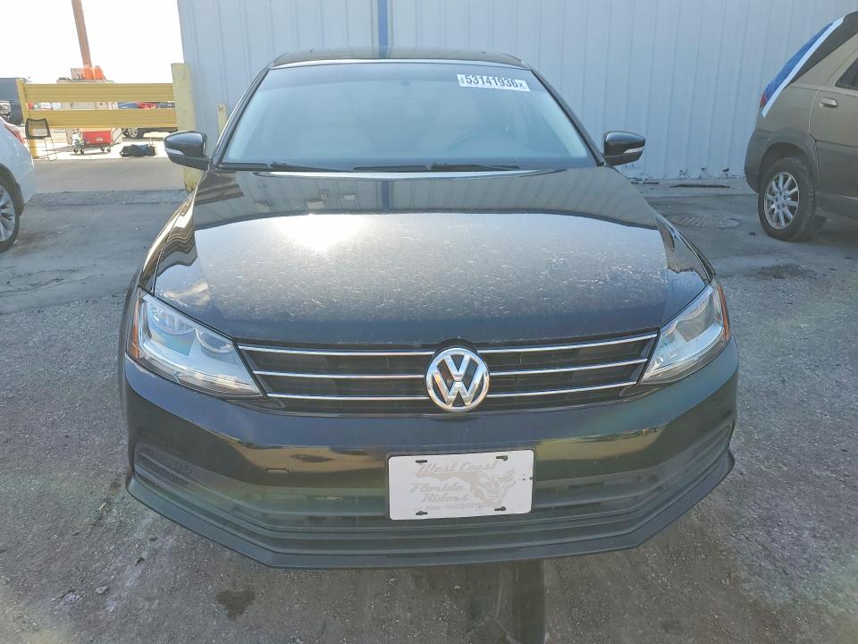 53141936 :رقم المزاد ، 3VWB67AJ1HM365347 vin ، 2017 Volkswagen Jetta مزاد بيع