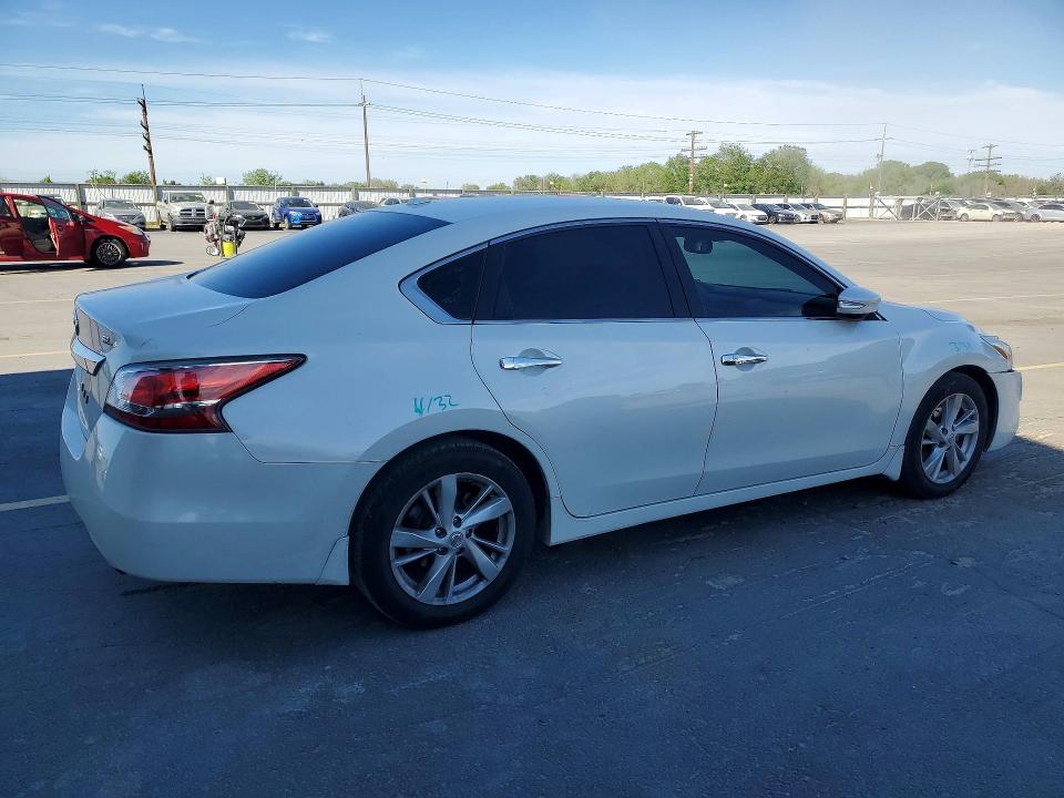 2015 Nissan Altima მანქანა იყიდება აუქციონზე, vin: 1N4AL3AP2FN882086, აუქციონის ნომერი: 52905666