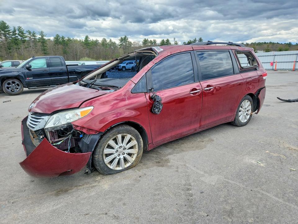52883686 :رقم المزاد ، 5TDDK3DC0BS002008 vin ، 2011 Toyota Sienna مزاد بيع
