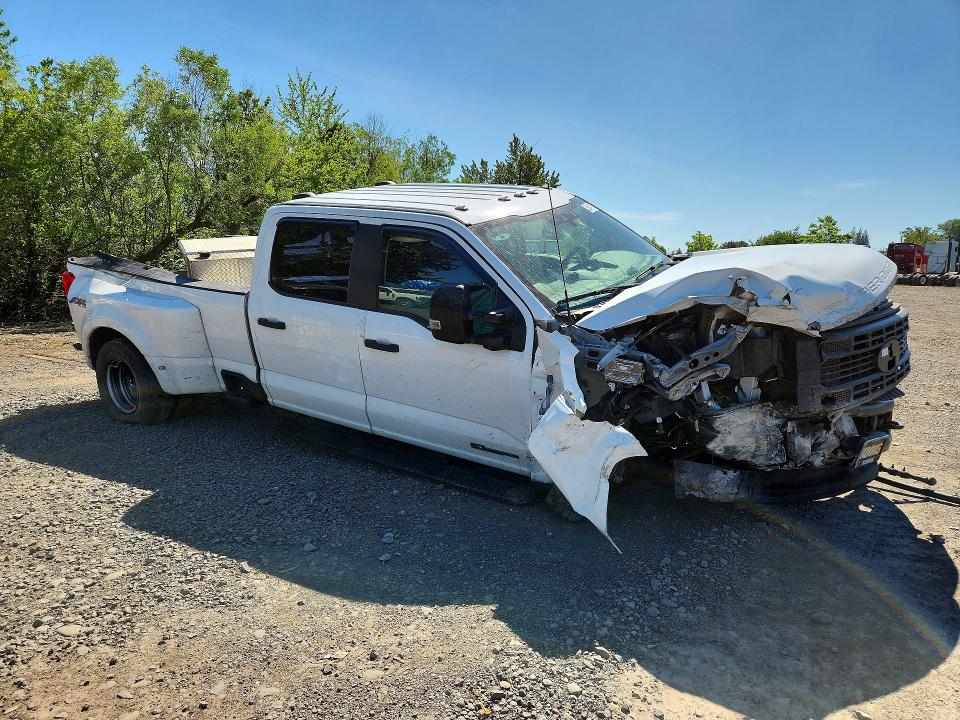 52541176 :رقم المزاد ، 1FT8W3DT3REF35606 vin ، 2024 Ford F350 مزاد بيع