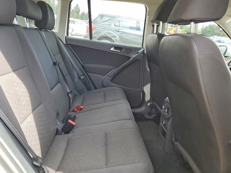 53657896 :رقم المزاد ، WVGBV7AX2JK001067 vin ، 2018 Volkswagen Tiguan Limited مزاد بيع