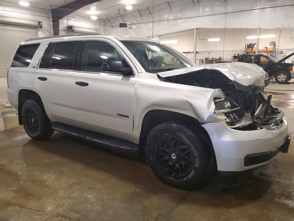 53201956 :رقم المزاد ، 1GNSKBKC0JR358807 vin ، 2018 Chevrolet Tahoe مزاد بيع