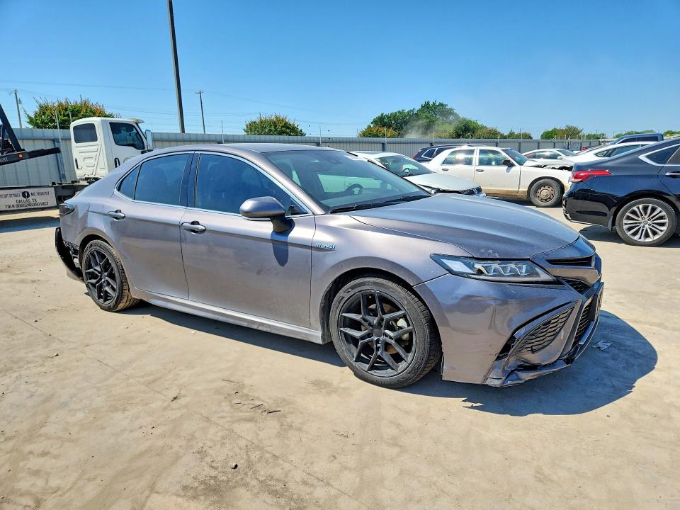 53365166 :رقم المزاد ، 4T1K31AK9MU561524 vin ، 2021 Toyota Camry مزاد بيع