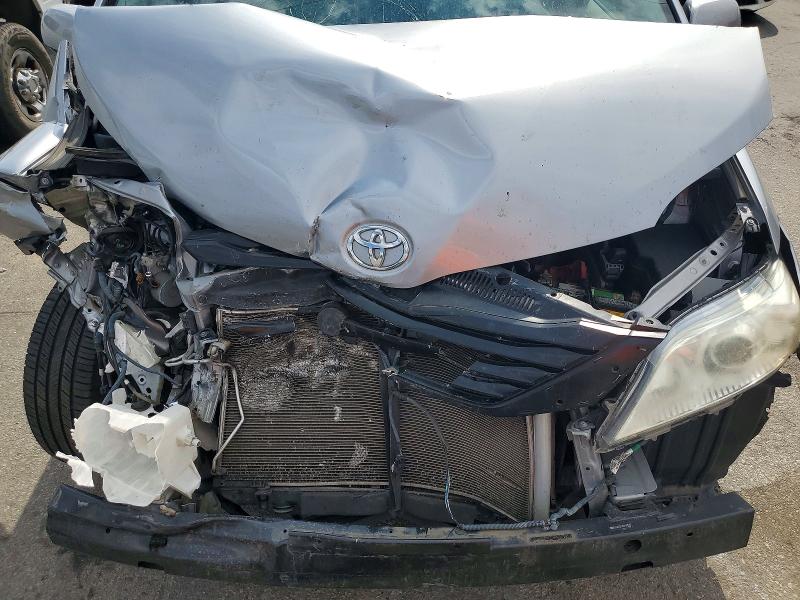 2014 Toyota Sienna მანქანა იყიდება აუქციონზე, vin: 5TDKK3DC8ES483525, აუქციონის ნომერი: 55419156