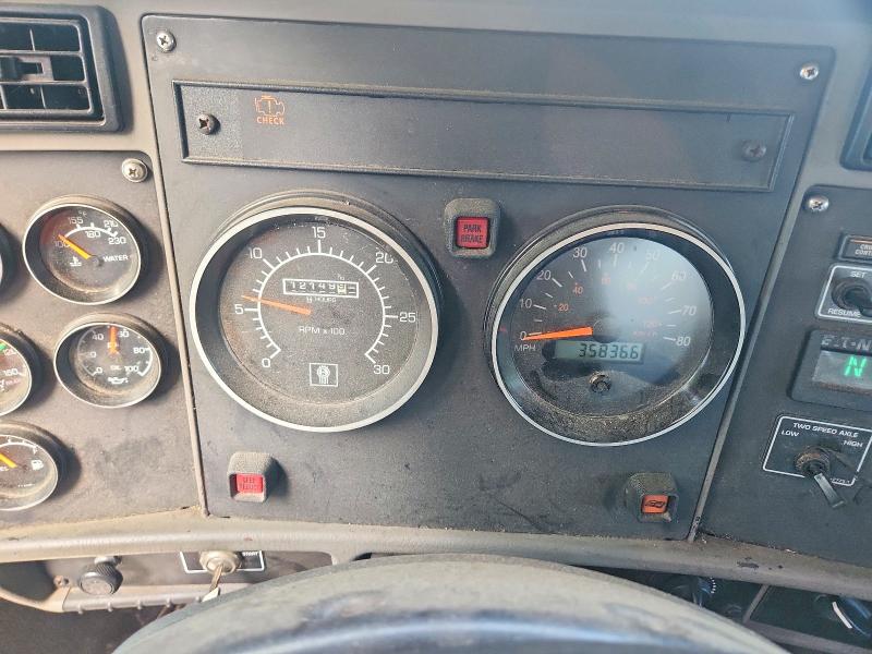 53210056 :رقم المزاد ، 2NKMHZ7X83M396508 vin ، 2003 Kenworth T300 مزاد بيع