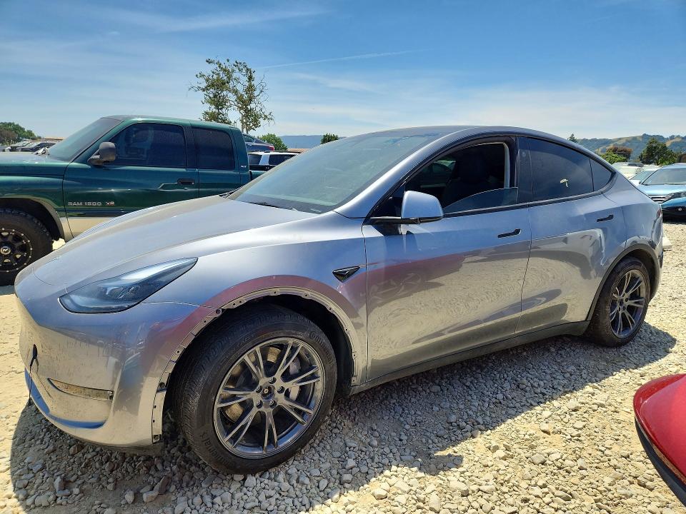 Продажа на аукционе авто 2024 Tesla Model Y, vin: 7SAYGAEE5RF211012, номер лота: 52962866