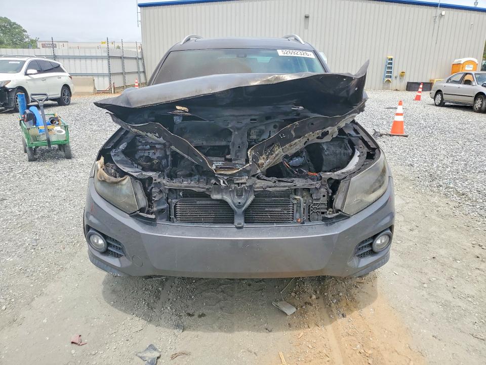 52692326 :رقم المزاد ، WVGBV7AX7CW003196 vin ، 2012 Volkswagen Tiguan مزاد بيع