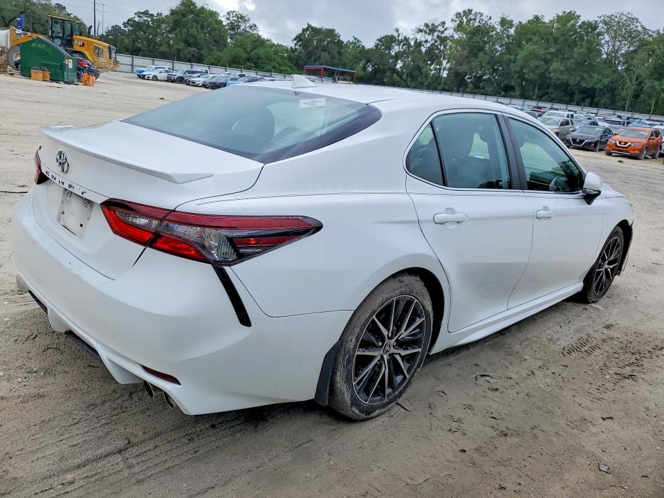 Продажа на аукционе авто 2021 Toyota Camry, vin: 4T1G11AKXMU530603, номер лота: 53445596