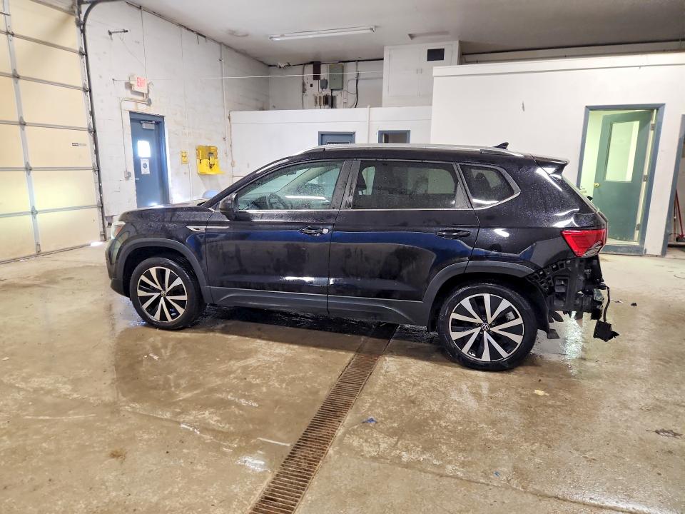 Продажа на аукционе авто 2022 Volkswagen Taos, vin: 3VVLX7B2XNM056811, номер лота: 53511576