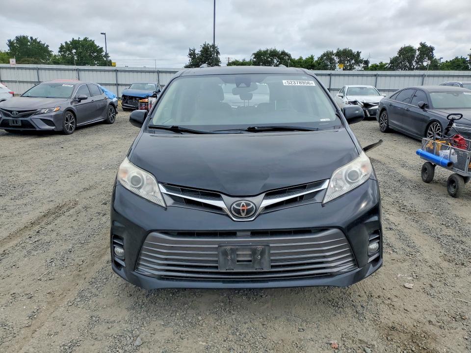 52378956 :رقم المزاد ، 5TDYZ3DC9KS999670 vin ، 2019 Toyota Sienna مزاد بيع