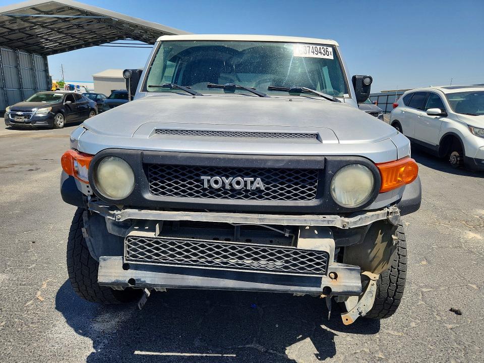 53749436 :رقم المزاد ، JTEBU11F770037106 vin ، 2007 Toyota Fj Cruiser مزاد بيع