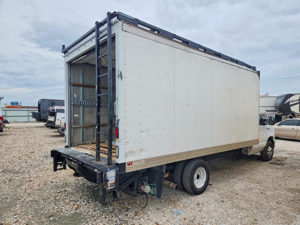 50916876 :رقم المزاد ، 1FDWE3FN0NDC00677 vin ، 2022 Ford Econoline مزاد بيع