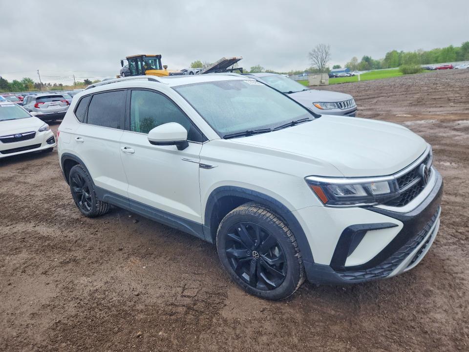 51424596 :رقم المزاد ، 3VVPX7B21NM088774 vin ، 2022 Volkswagen Taos مزاد بيع