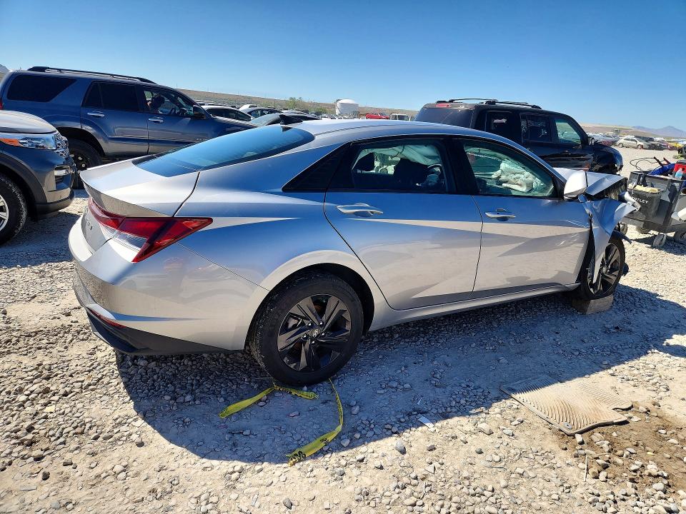 2022 Hyundai Elantra მანქანა იყიდება აუქციონზე, vin: 5NPLM4AG0NH075246, აუქციონის ნომერი: 51354626