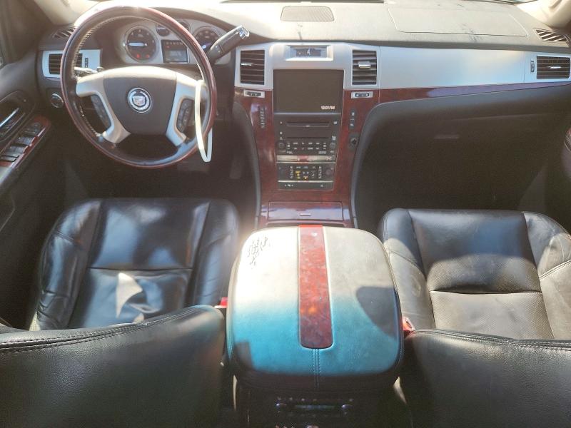 52126766 :رقم المزاد ، 1GYUKCEF4AR120885 vin ، 2010 Cadillac Escalade مزاد بيع