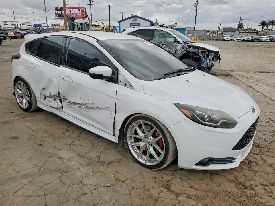 55146456 :رقم المزاد ، 1FADP3L95EL164106 vin ، 2014 Ford Focus مزاد بيع