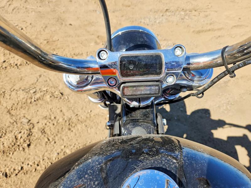 53101856 :رقم المزاد ، 1HD1BVJ19LB077895 vin ، 2020 Harley Davidson Fxst مزاد بيع