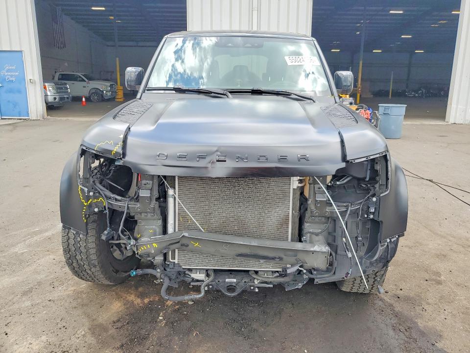 Продаж на аукціоні авто 2024 Land Rover Defender, vin: SALEJ7EX9R2284465, номер лоту: 55024166