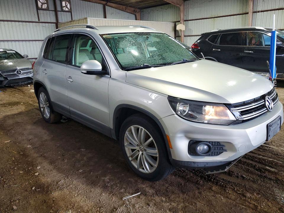 2014 Volkswagen Tiguan მანქანა იყიდება აუქციონზე, vin: WVGAV3AX2EW556751, აუქციონის ნომერი: 55242916