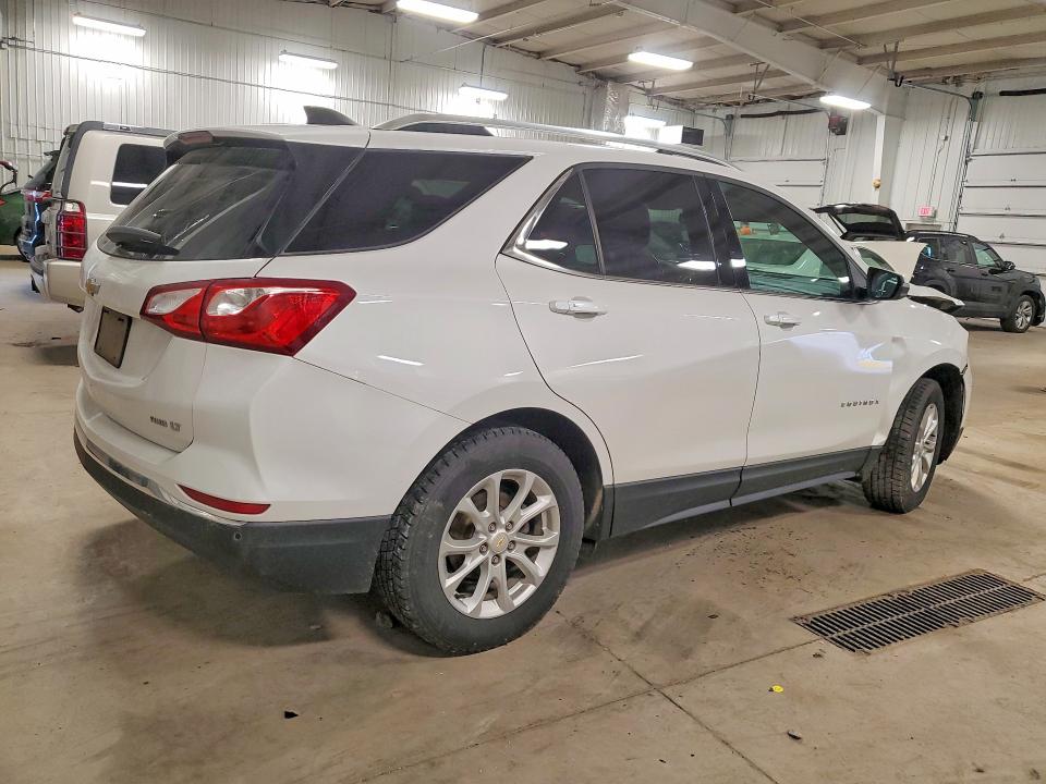 Продажа на аукционе авто 2018 Chevrolet Equinox, vin: 2GNAXSEV8J6227145, номер лота: 53993676