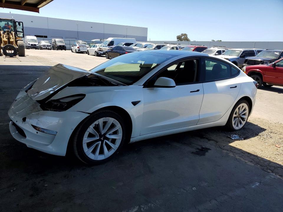 2022 Tesla Model 3 მანქანა იყიდება აუქციონზე, vin: 5YJ3E1EA8NF121387, აუქციონის ნომერი: 54013366