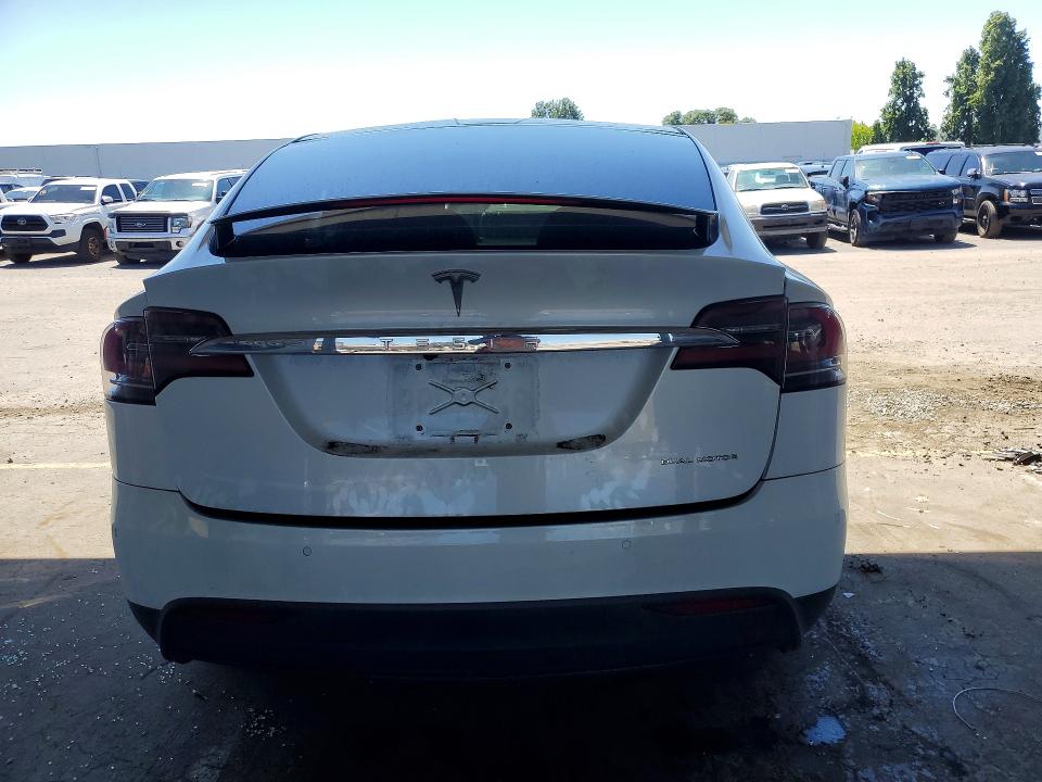 53062906 :رقم المزاد ، 5YJXCBE20LF260951 vin ، 2020 Tesla Model X مزاد بيع