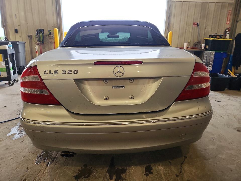 52123966 :رقم المزاد ، WDBTK65GX4T030948 vin ، 2004 Mercedes-benz Clk مزاد بيع