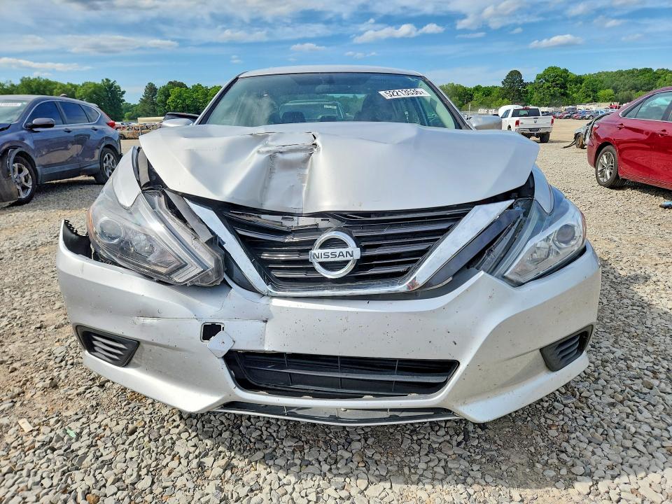 2017 Nissan Altima მანქანა იყიდება აუქციონზე, vin: 1N4AL3AP2HC191879, აუქციონის ნომერი: 52213536