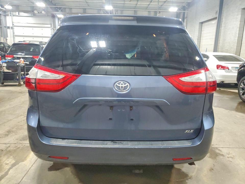 Продажа на аукционе авто 2016 Toyota Sienna, vin: 5TDYK3DCXGS748894, номер лота: 52051596