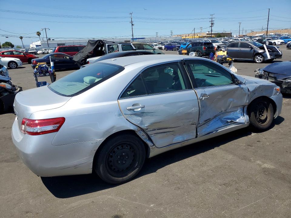 52460696 :رقم المزاد ، 4T4BF3EK0AR076929 vin ، 2010 Toyota Camry مزاد بيع