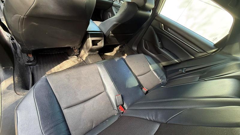 54422666 :رقم المزاد ، 1HGCV1F32JA095311 vin ، 2018 Honda Accord مزاد بيع