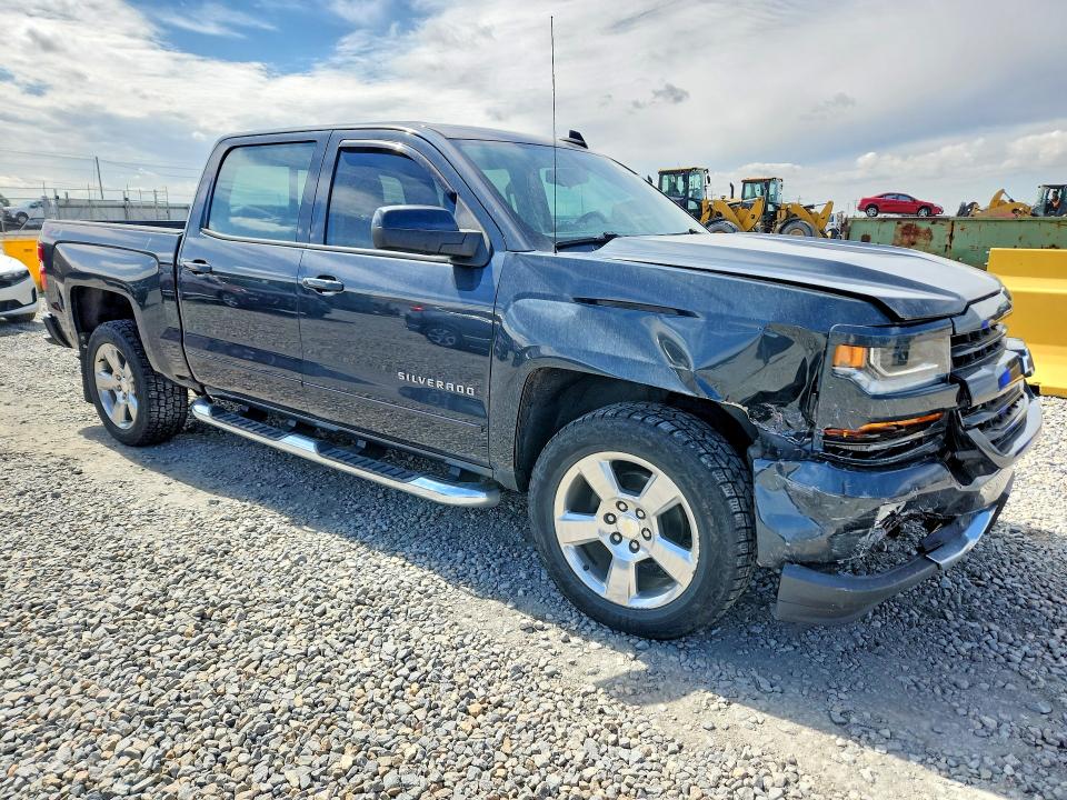 Продажа на аукционе авто 2018 Chevrolet Silverado, vin: 3GCUKREC7JG347485, номер лота: 55210836
