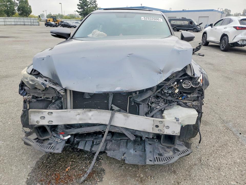 52932606 :رقم المزاد ، JTHBE1D26E5013064 vin ، 2014 Lexus Is مزاد بيع