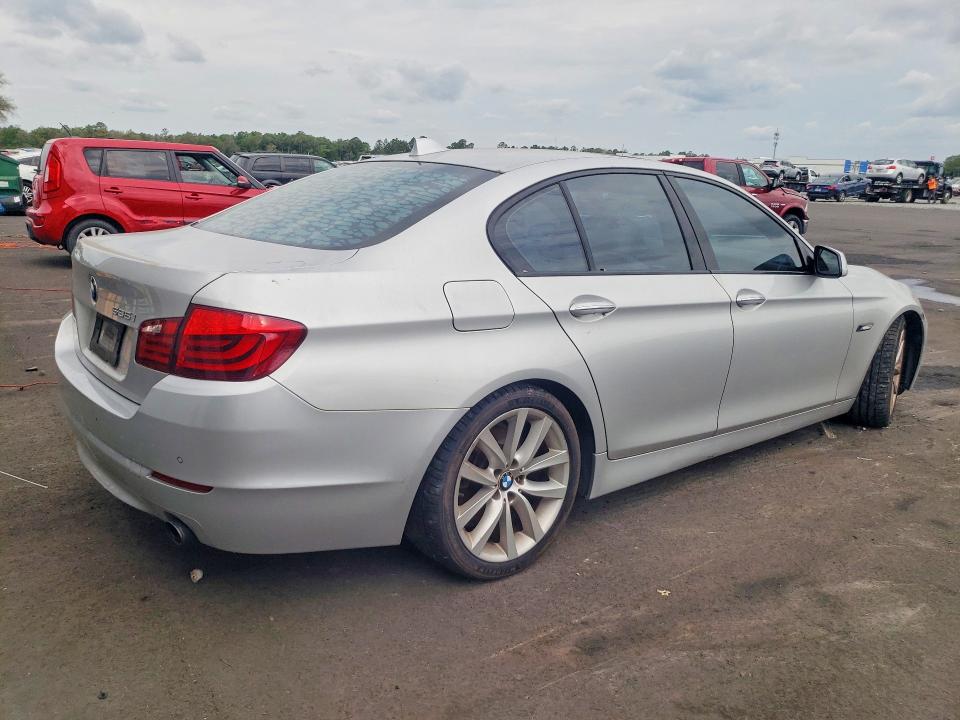 51470076 :رقم المزاد ، WBAFR7C5XBC806510 vin ، 2011 Bmw 535i مزاد بيع