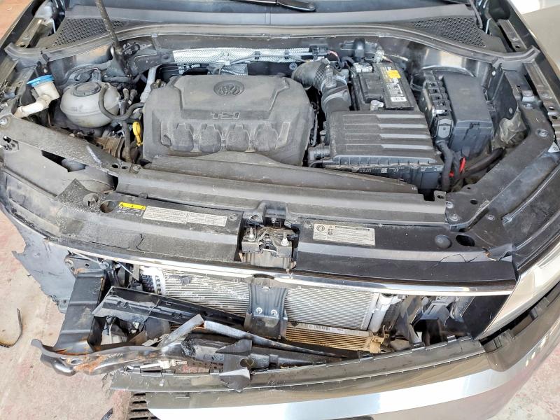 Продажа на аукционе авто 2018 Volkswagen Tiguan, vin: 3VV0B7AX4JM131740, номер лота: 52223956