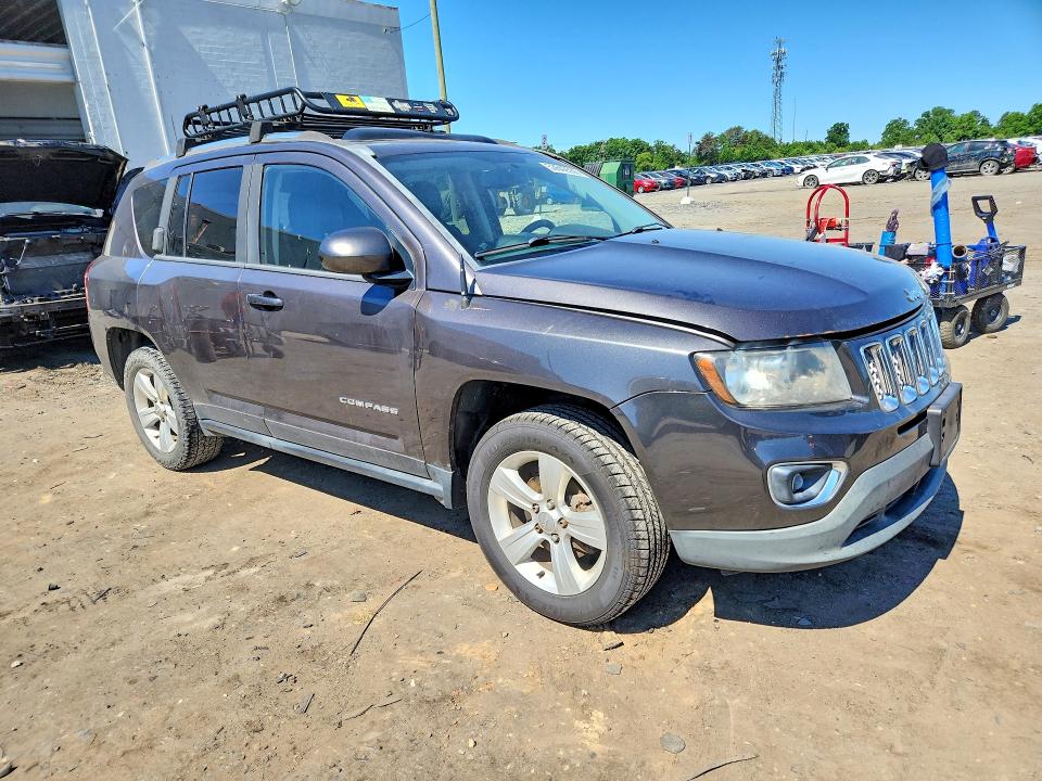 53642556 :رقم المزاد ، 1C4NJDEB1FD162337 vin ، 2015 Jeep Compass مزاد بيع