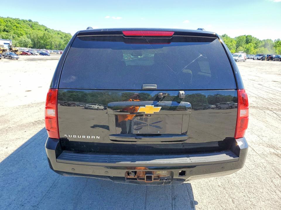 55306076 :رقم المزاد ، 1GNSKJE77ER188735 vin ، 2014 Chevrolet Suburban مزاد بيع