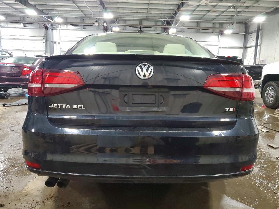 55589186 :رقم المزاد ، 3VWL07AJXGM403369 vin ، 2016 Volkswagen Jetta مزاد بيع