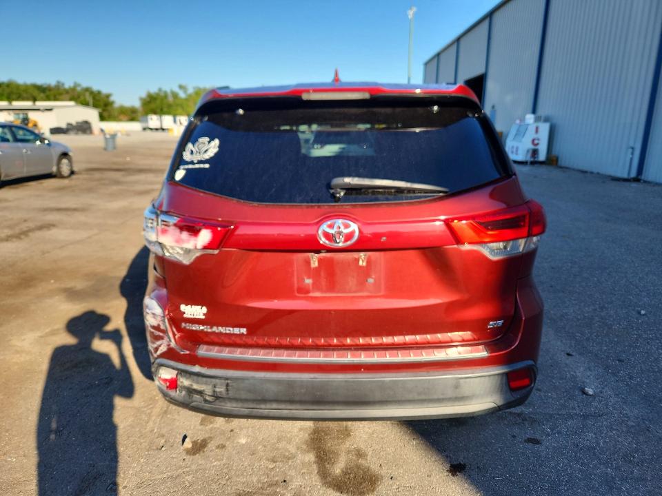 53695766 :رقم المزاد ، 5TDKZRFHXJS539000 vin ، 2018 Toyota Highlander مزاد بيع