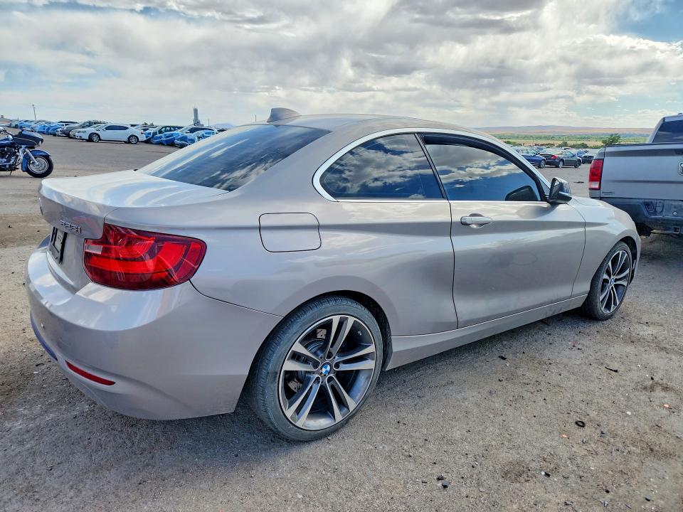 54701976 :رقم المزاد ، WBA1F5C52FV256818 vin ، 2015 Bmw 228 مزاد بيع