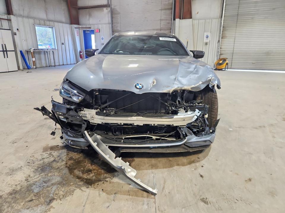 53098806 :رقم المزاد ، WBSGV0C05SCW14242 vin ، 2025 Bmw M8 مزاد بيع