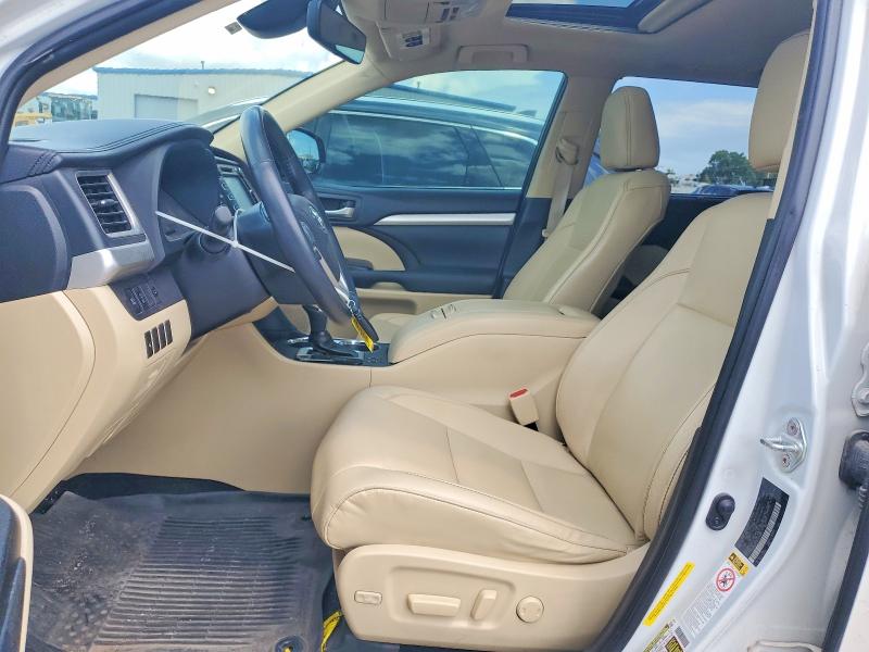 Продажа на аукционе авто 2019 Toyota Highlander, vin: 5TDJZRFH7KS576874, номер лота: 54945106