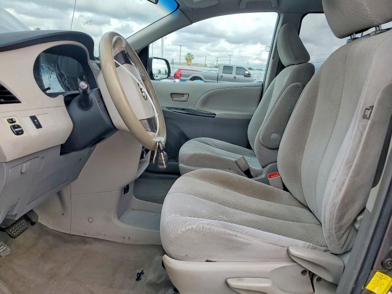 50739876 :رقم المزاد ، 5TDKA3DC4CS015503 vin ، 2012 Toyota Sienna مزاد بيع