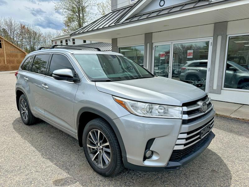 Продаж на аукціоні авто 2017 Toyota Highlander, vin: 5TDJZRFH4HS381579, номер лоту: 53775616