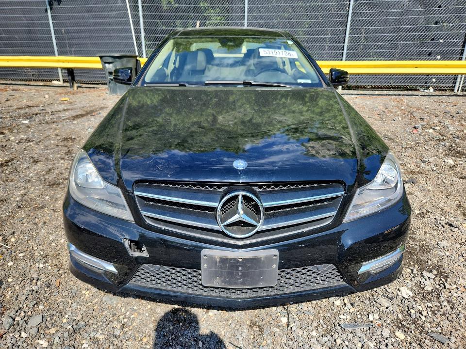 2014 Mercedes-benz C მანქანა იყიდება აუქციონზე, vin: WDDGJ4HB2EG161527, აუქციონის ნომერი: 53191736