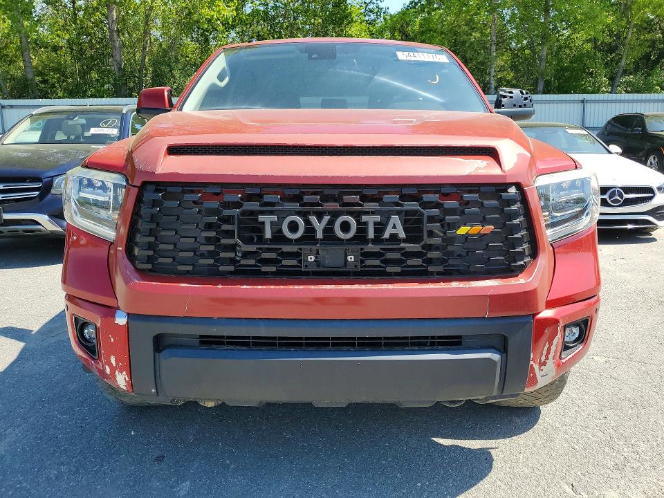 54411176 :رقم المزاد ، 5TFHY5F11JX739475 vin ، 2018 Toyota Tundra مزاد بيع